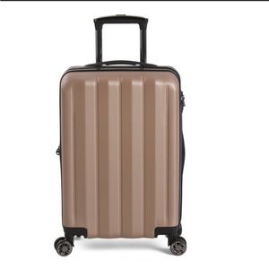 CALPAK Zyon gold 22” carryon NWOT
